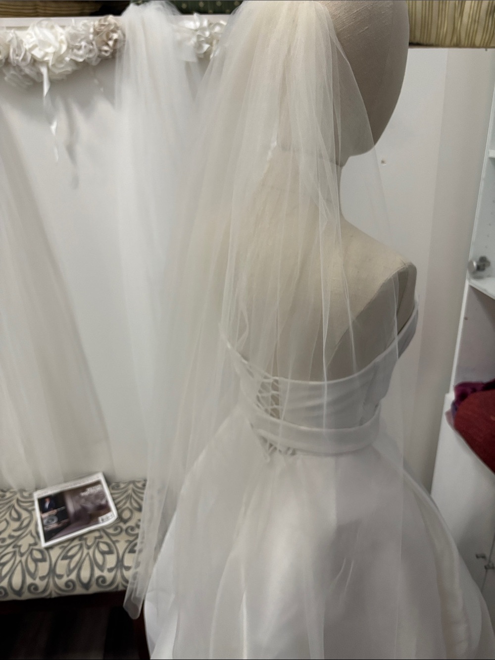 Cream Bridal Veil - Classic CB Single-Tier Wedding Veil